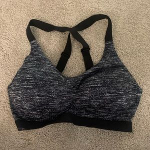 Victoria Secret Sports Bra - 32DD